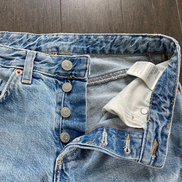 H&M ripped boyfriend jeans - Picture 3 of 6